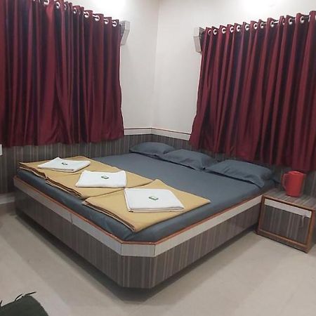 Sai Raghunandan Guest House Shirdi Dış mekan fotoğraf