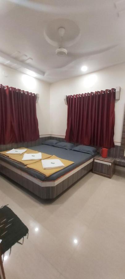 Sai Raghunandan Guest House Shirdi Dış mekan fotoğraf