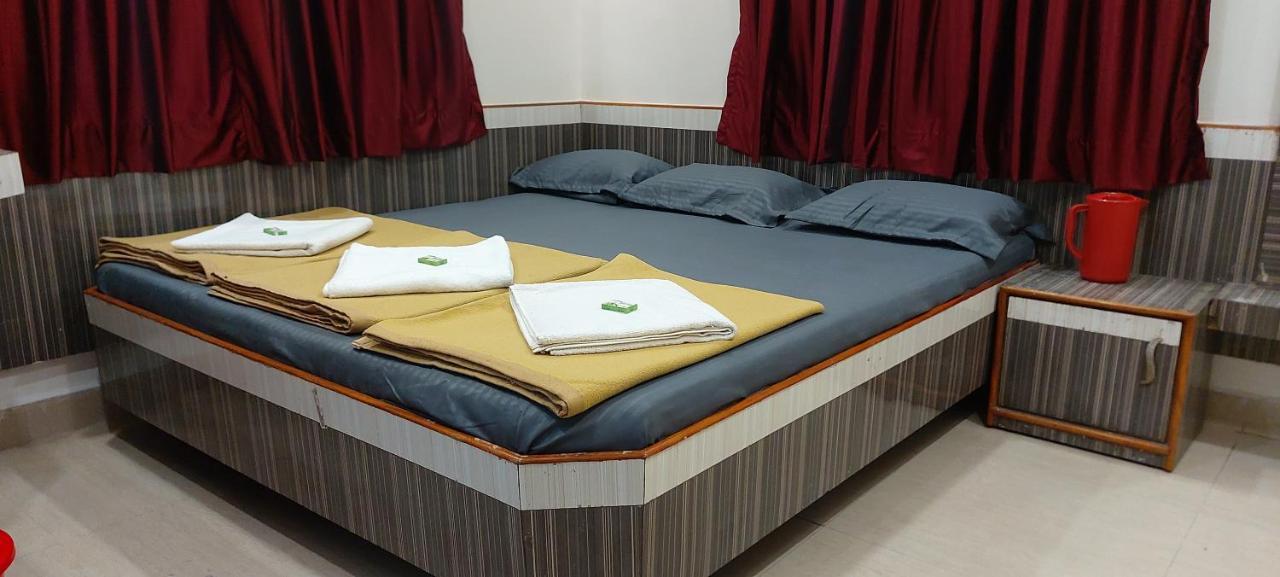 Sai Raghunandan Guest House Shirdi Dış mekan fotoğraf