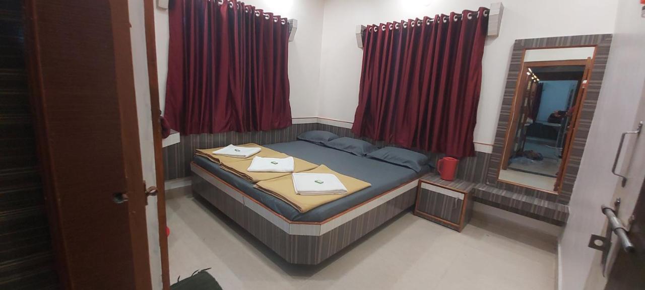 Sai Raghunandan Guest House Shirdi Dış mekan fotoğraf